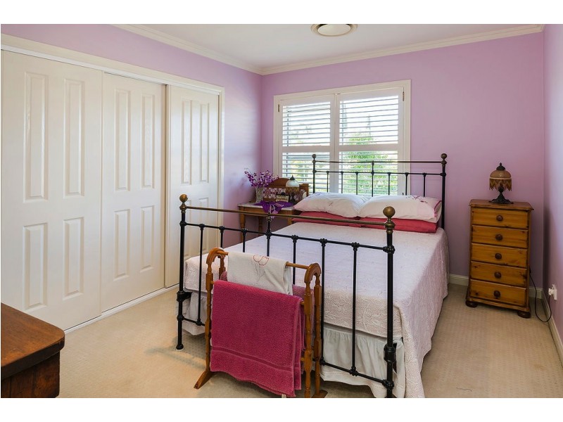 1652 Riverdale Dr, Hope Island QLD 4212