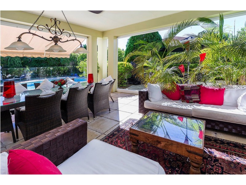 1652 Riverdale Dr, Hope Island QLD 4212