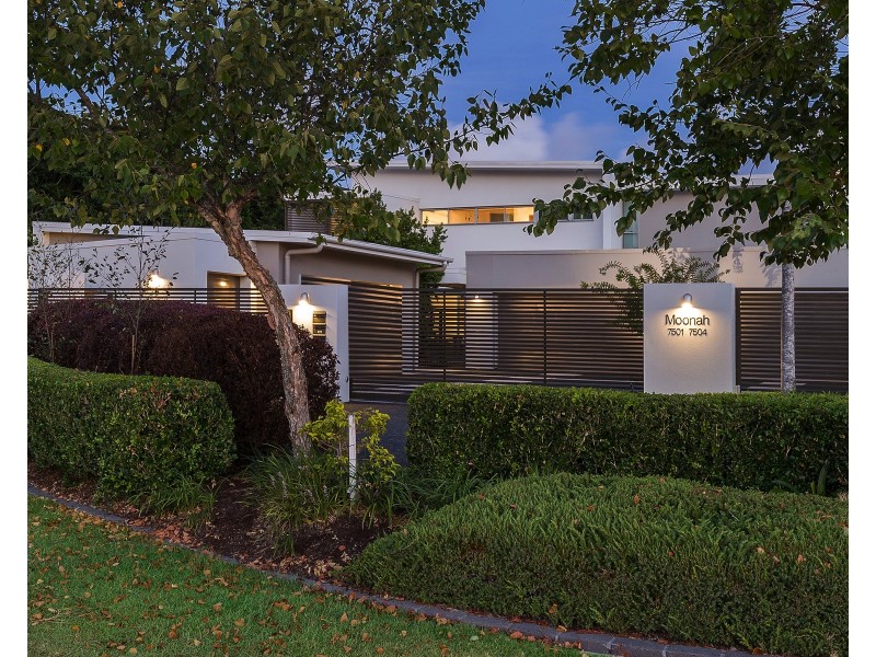 7502 Springfield Dr, Hope Island QLD 4212