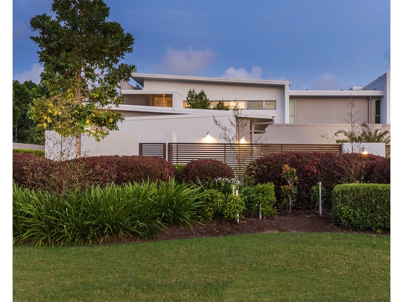 7502 Springfield Dr, Hope Island QLD 4212