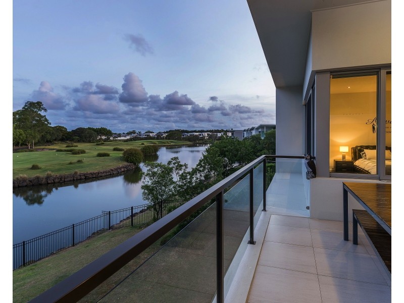 7502 Springfield Dr, Hope Island QLD 4212