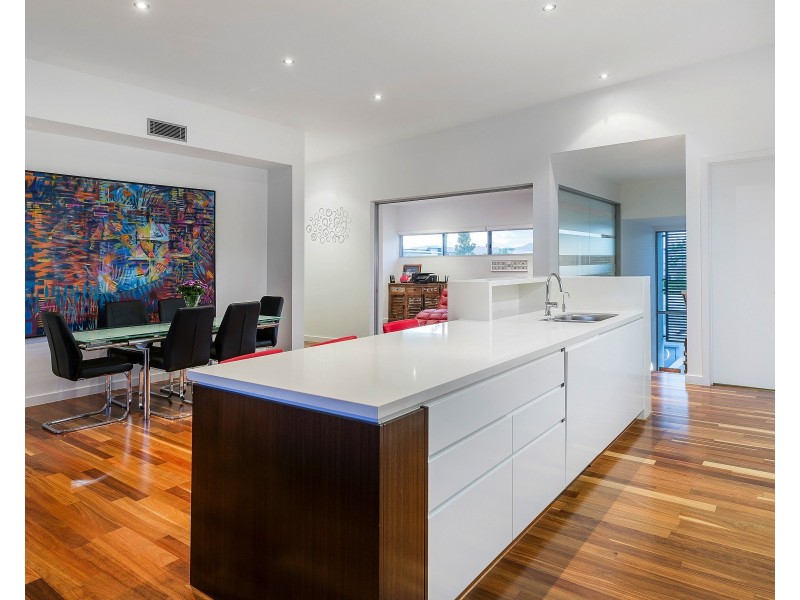 7502 Springfield Dr, Hope Island QLD 4212