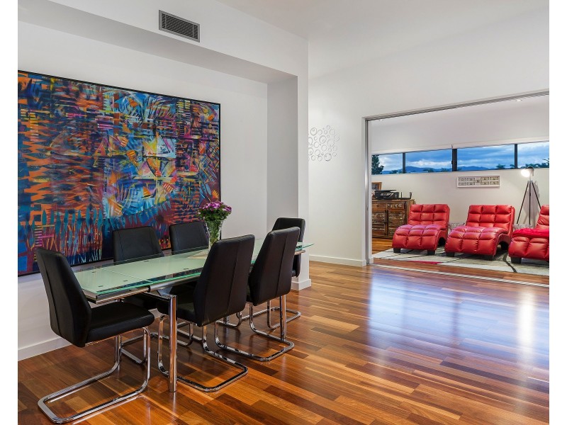 7502 Springfield Dr, Hope Island QLD 4212