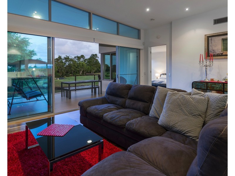 7502 Springfield Dr, Hope Island QLD 4212