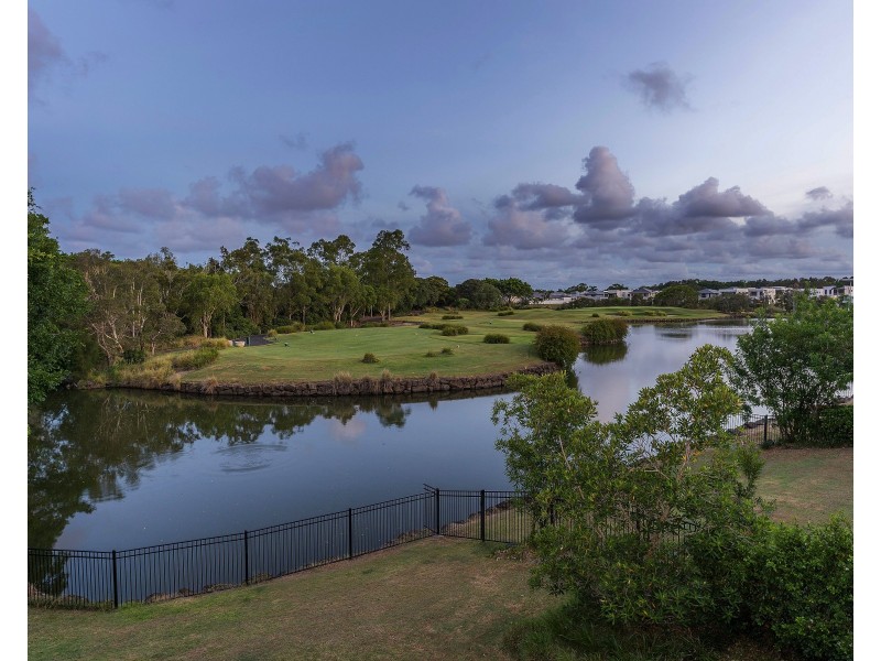 7502 Springfield Dr, Hope Island QLD 4212