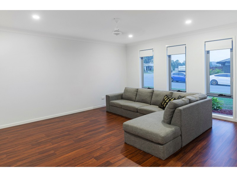 1 Saltwater St, Pimpama QLD 4209