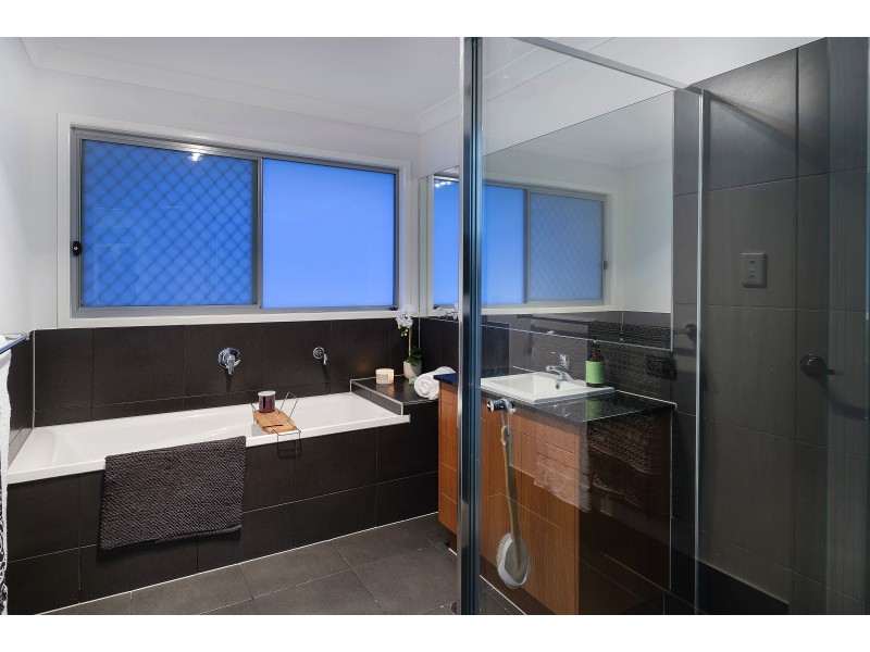 1 Saltwater St, Pimpama QLD 4209