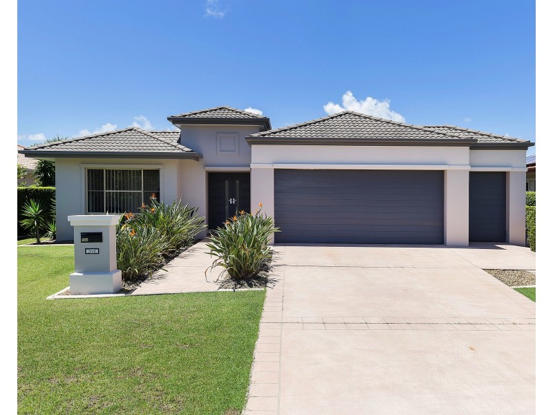 2041 Carlton Dr, Hope Island QLD 4212
