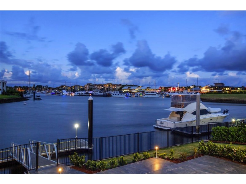 2211 Taromeo Ct, Hope Island QLD 4212