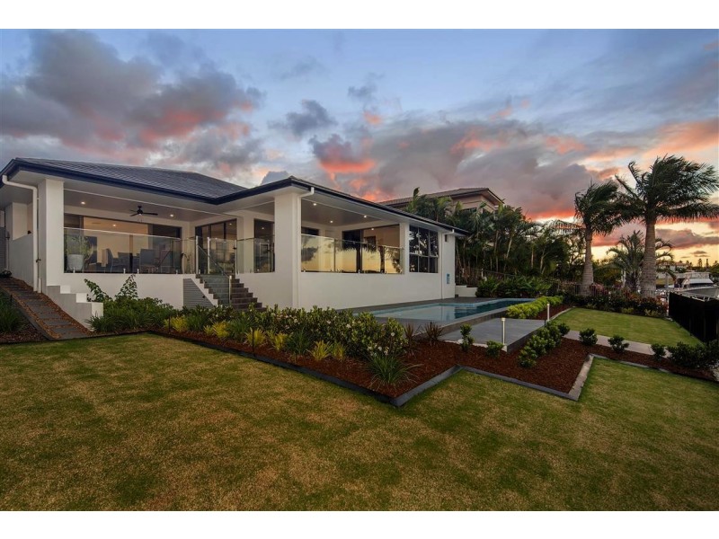 2211 Taromeo Ct, Hope Island QLD 4212