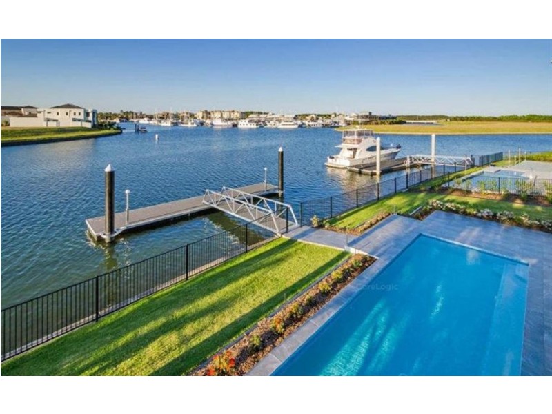 2211 Taromeo Ct, Hope Island QLD 4212