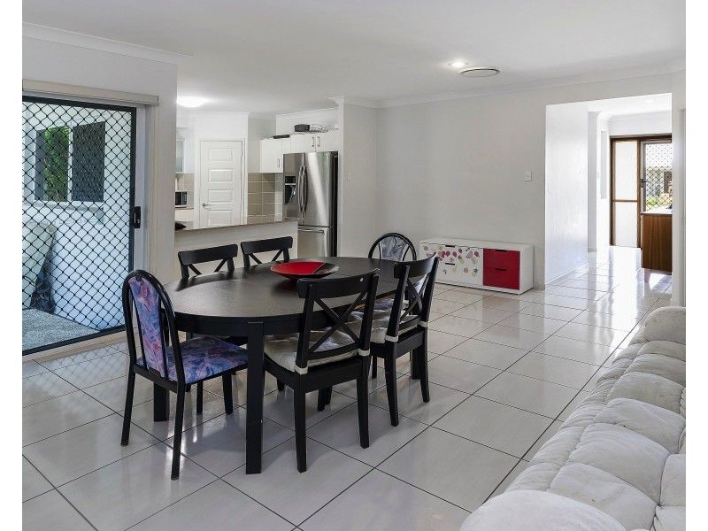 10 Azure Way, Hope Island QLD 4212