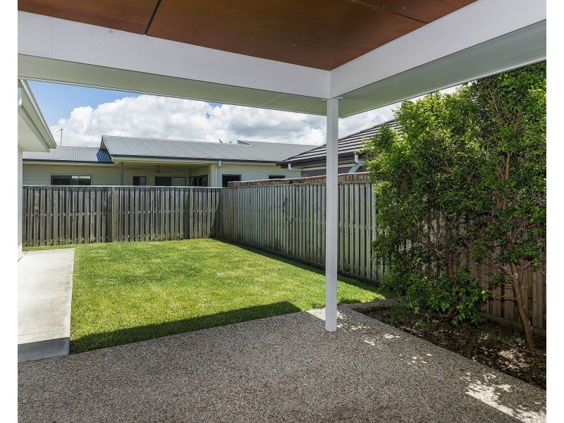 10 Azure Way, Hope Island QLD 4212