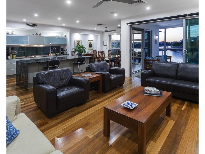 14 River Links Boulevard East, Helensvale QLD 4212