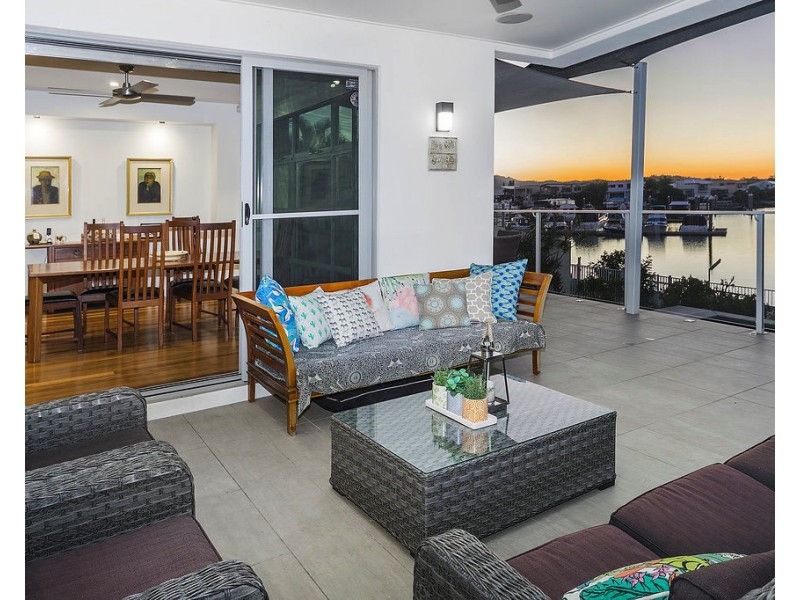 14 River Links Boulevard East, Helensvale QLD 4212