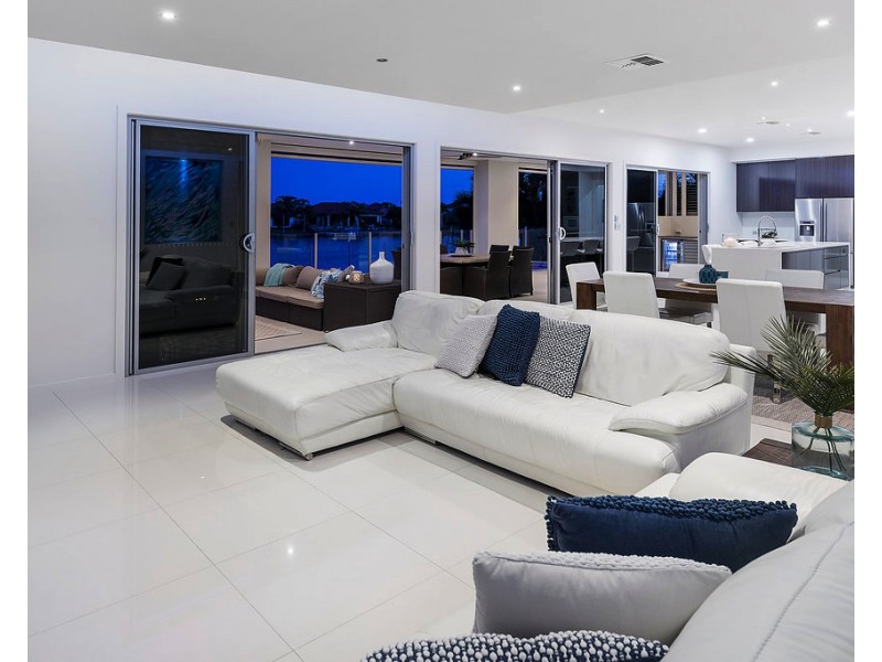 98 The Peninsula, Helensvale QLD 4212