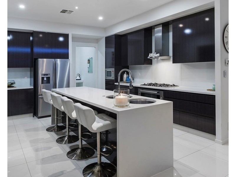 98 The Peninsula, Helensvale QLD 4212