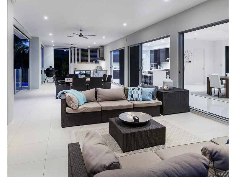 98 The Peninsula, Helensvale QLD 4212