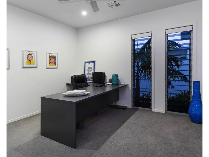 98 The Peninsula, Helensvale QLD 4212