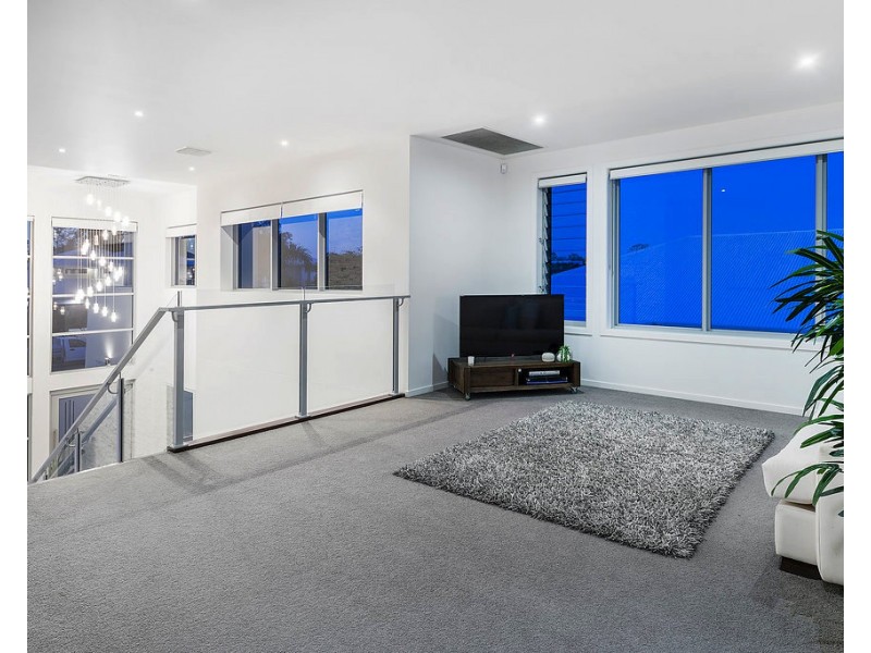 98 The Peninsula, Helensvale QLD 4212