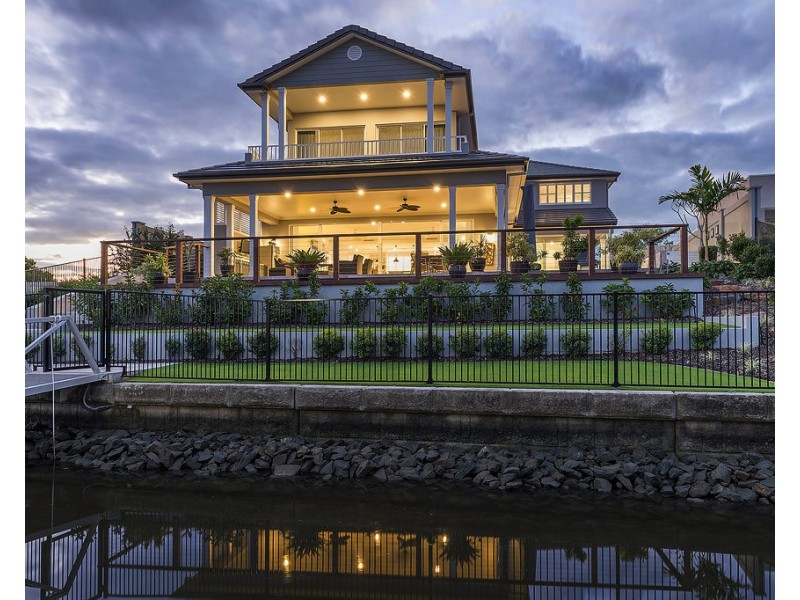 2633 Virginia Drive, Hope Island QLD 4212