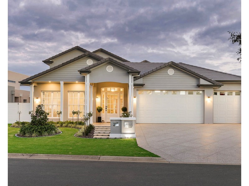 2633 Virginia Drive, Hope Island QLD 4212