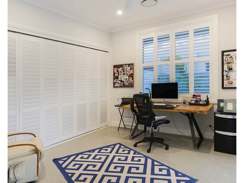 2633 Virginia Drive, Hope Island QLD 4212