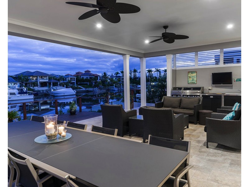 2633 Virginia Drive, Hope Island QLD 4212
