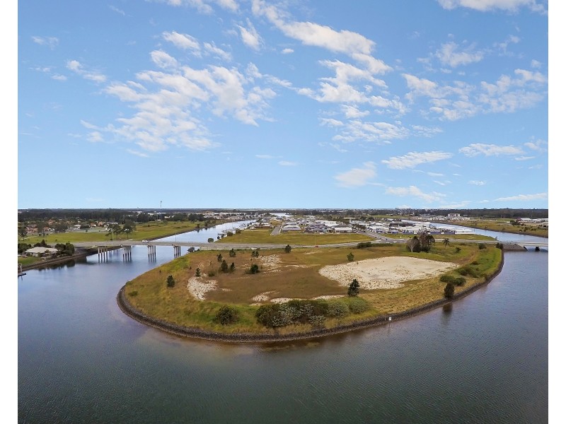 10 Sickle Ave, Hope Island QLD 4212