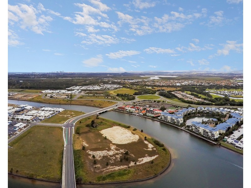 10 Sickle Ave, Hope Island QLD 4212