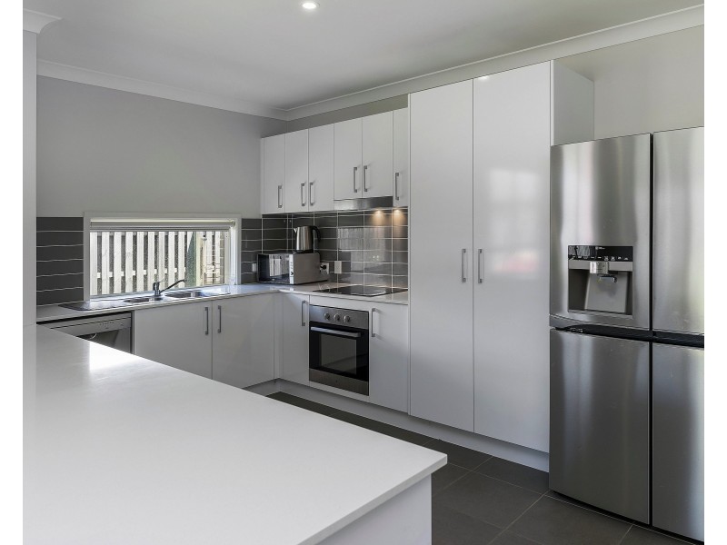 11 Greenmount St, Pimpama QLD 4209