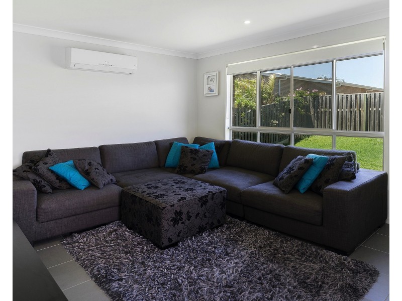 11 Greenmount St, Pimpama QLD 4209
