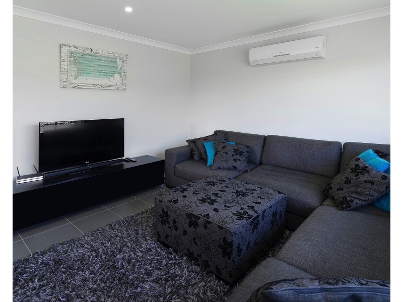 11 Greenmount St, Pimpama QLD 4209