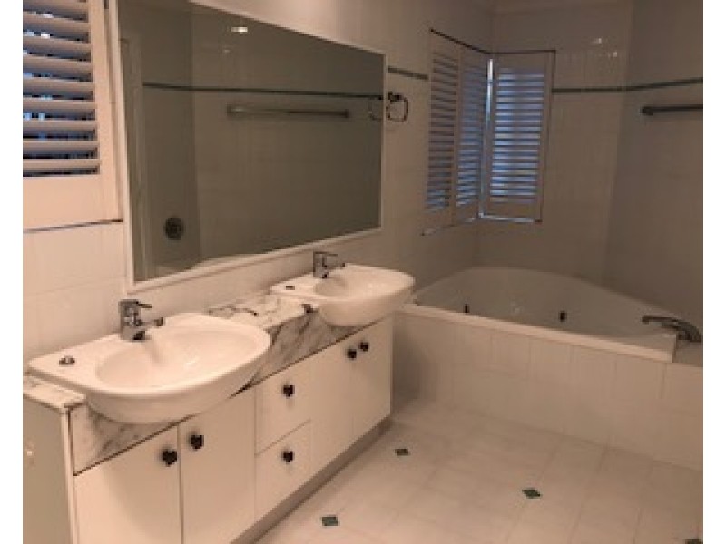 Hope Island QLD 4212