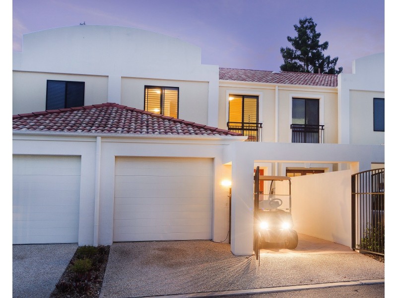 8853 Magnolia Drive East, Hope Island QLD 4212