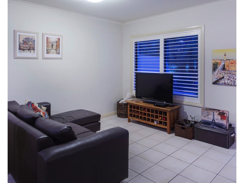 8853 Magnolia Drive East, Hope Island QLD 4212