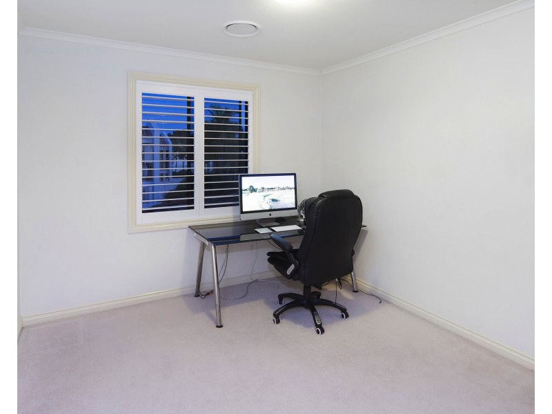 8853 Magnolia Drive East, Hope Island QLD 4212