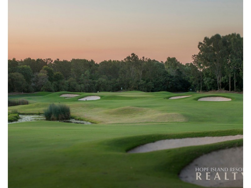 8853 Magnolia Drive East, Hope Island QLD 4212