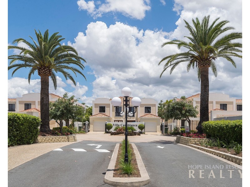 8853 Magnolia Drive East, Hope Island QLD 4212