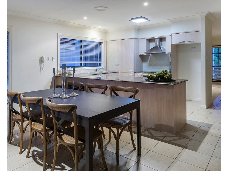 2023 Gracemere Gardens Cct, Hope Island QLD 4212