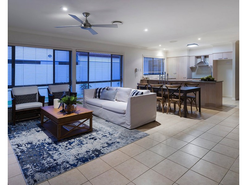 2023 Gracemere Gardens Cct, Hope Island QLD 4212