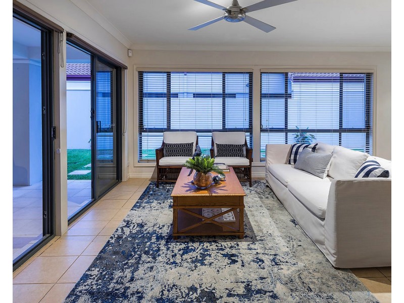 2023 Gracemere Gardens Cct, Hope Island QLD 4212