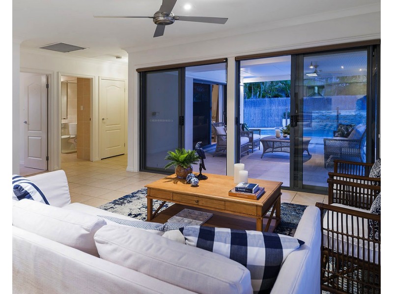 2023 Gracemere Gardens Cct, Hope Island QLD 4212