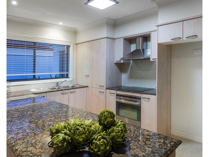 2023 Gracemere Gardens Cct, Hope Island QLD 4212
