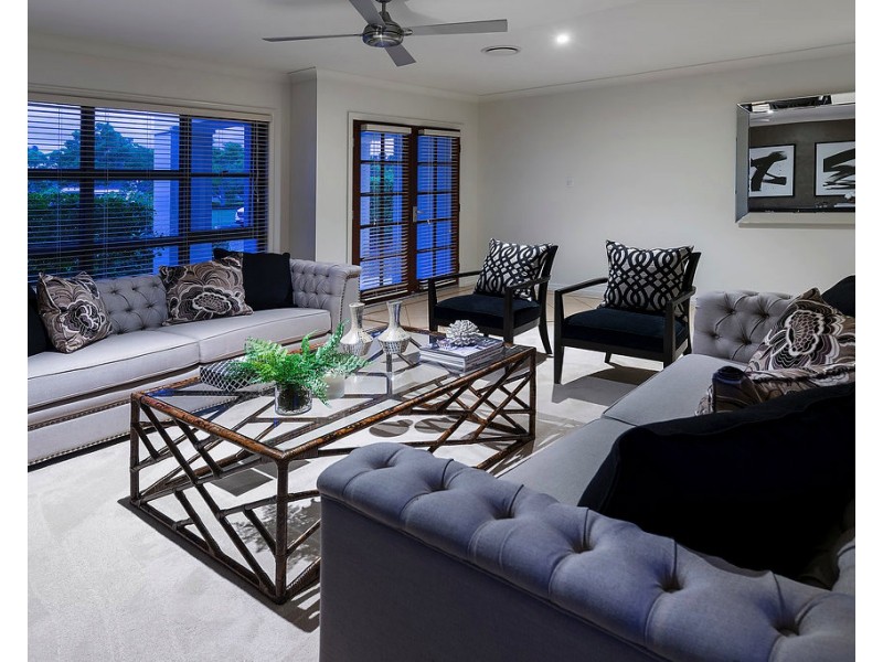 2023 Gracemere Gardens Cct, Hope Island QLD 4212