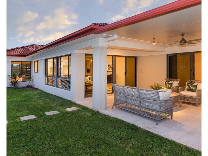2023 Gracemere Gardens Cct, Hope Island QLD 4212