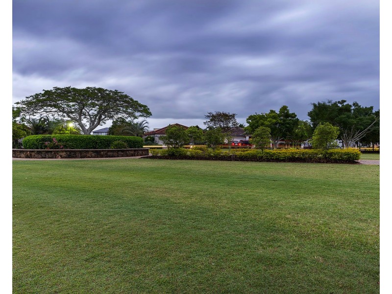 2023 Gracemere Gardens Cct, Hope Island QLD 4212