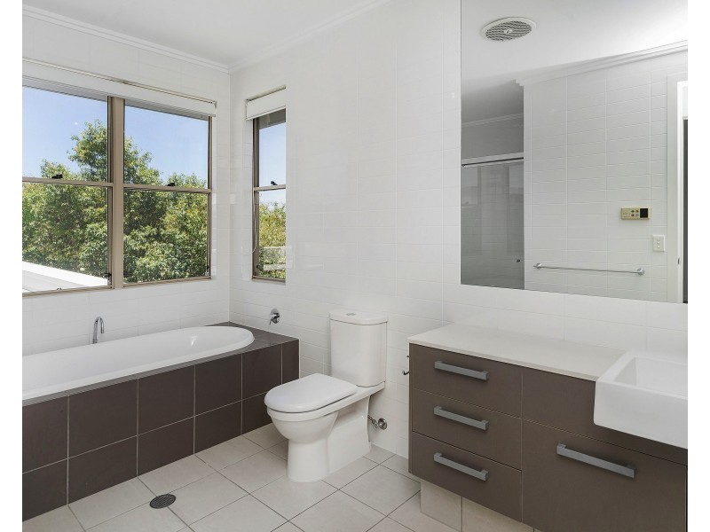 Hope Island QLD 4212