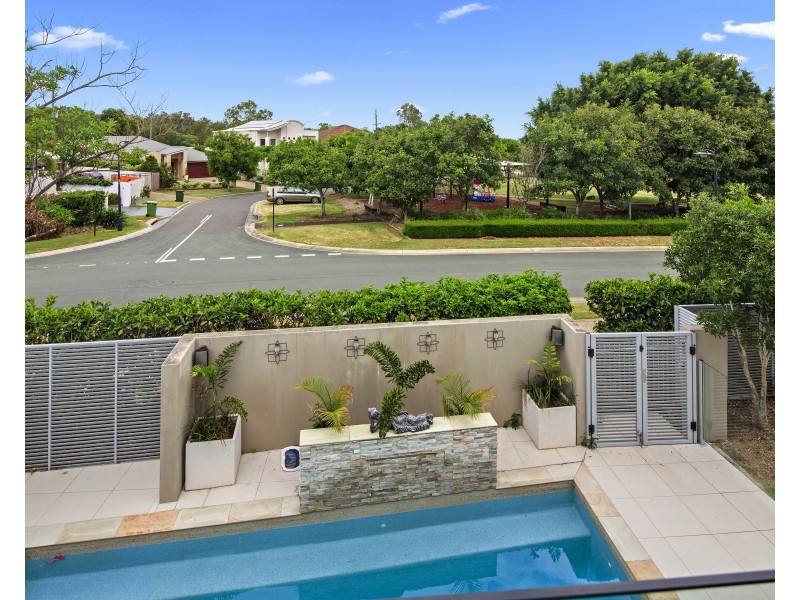 9 Onshore Pl, Helensvale QLD 4212
