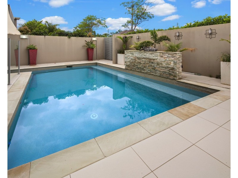 9 Onshore Pl, Helensvale QLD 4212